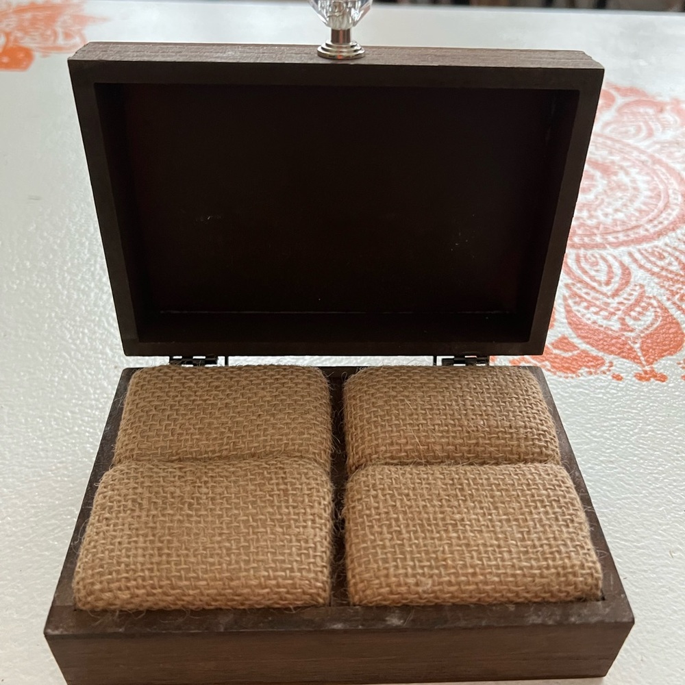 Wedding ring box